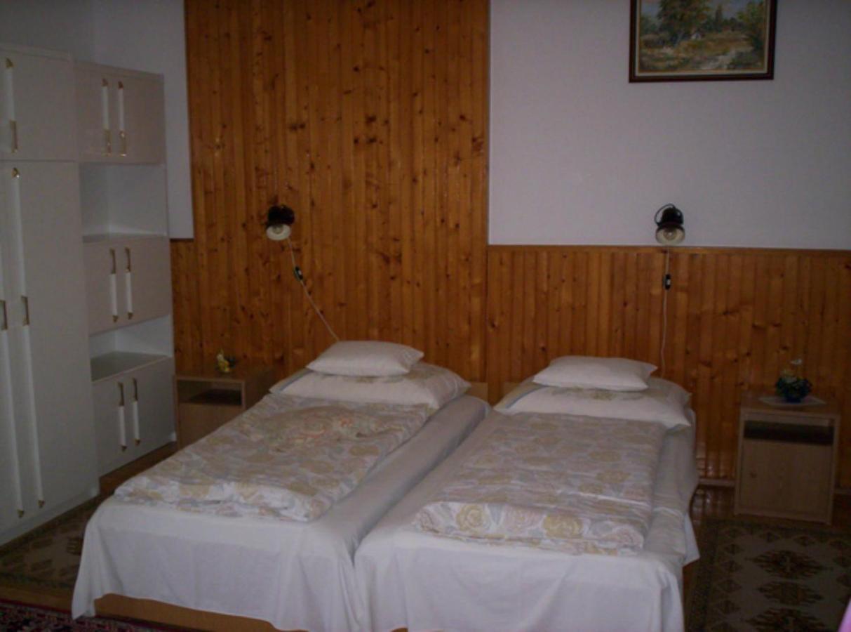 Haus Kati Appartamento Hévíz Camera foto